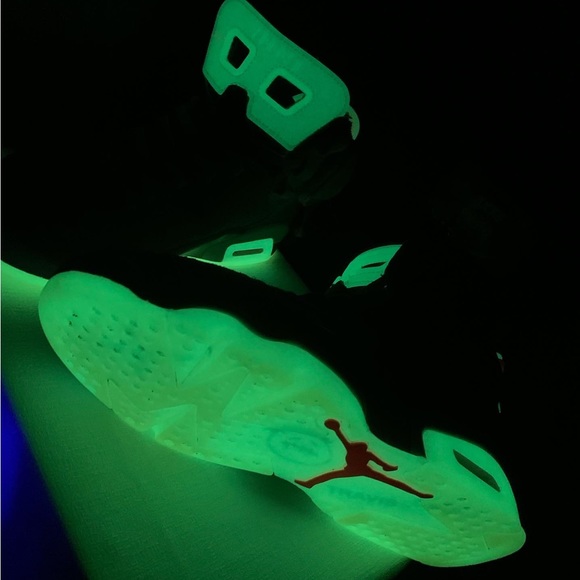 Jordan 6 x Travis Scott “British Khaki” - Picture 5 of 6